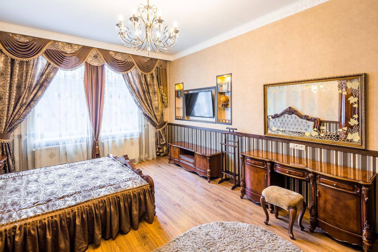Beautiful Apartment D.Galytskogo Lviv Exteriör bild