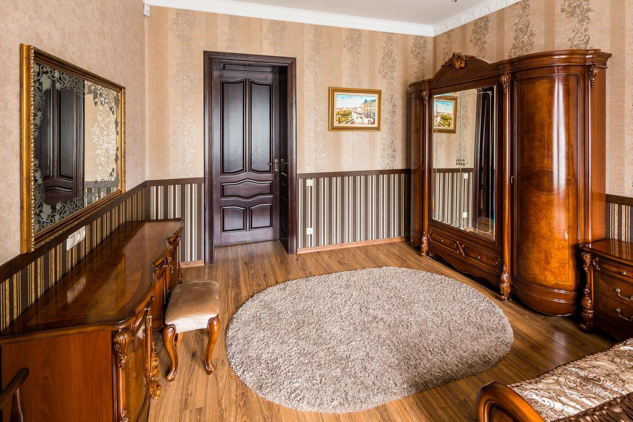 Beautiful Apartment D.Galytskogo Lviv Exteriör bild